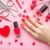 Jak zrobić manicure z serduszkami na Walentynki? Praktyczny poradnik