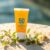 Ochrona przeciwsłoneczna dla cery trądzikowej: Krem SPF 50 jako must-have